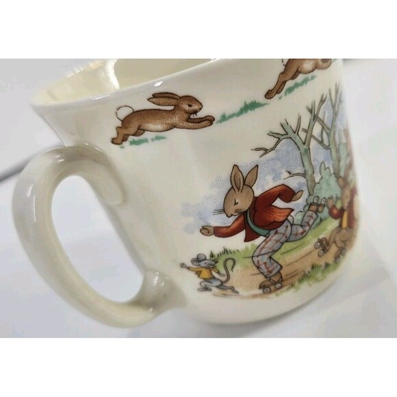 Royal Doulton Bunnykins  ROLLER SKATING Vintage Double Handled 8oz Mug Cup Vtg - Picture 8 of 11